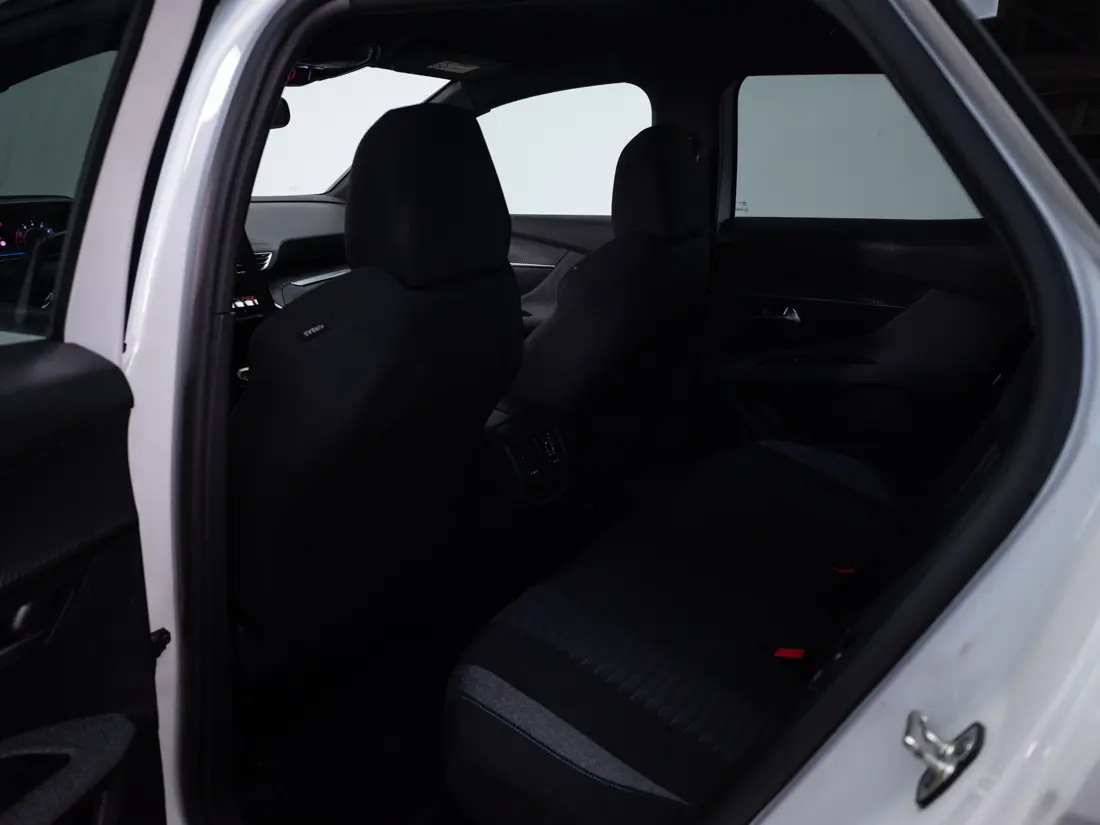 Peugeot 3008 3008 1.2 Active Pack Puretech 130 Mt año 2024