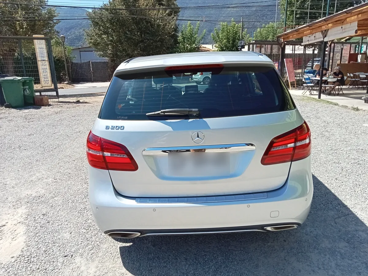 MERCEDES BENZ B200 2.0 At año 2019
