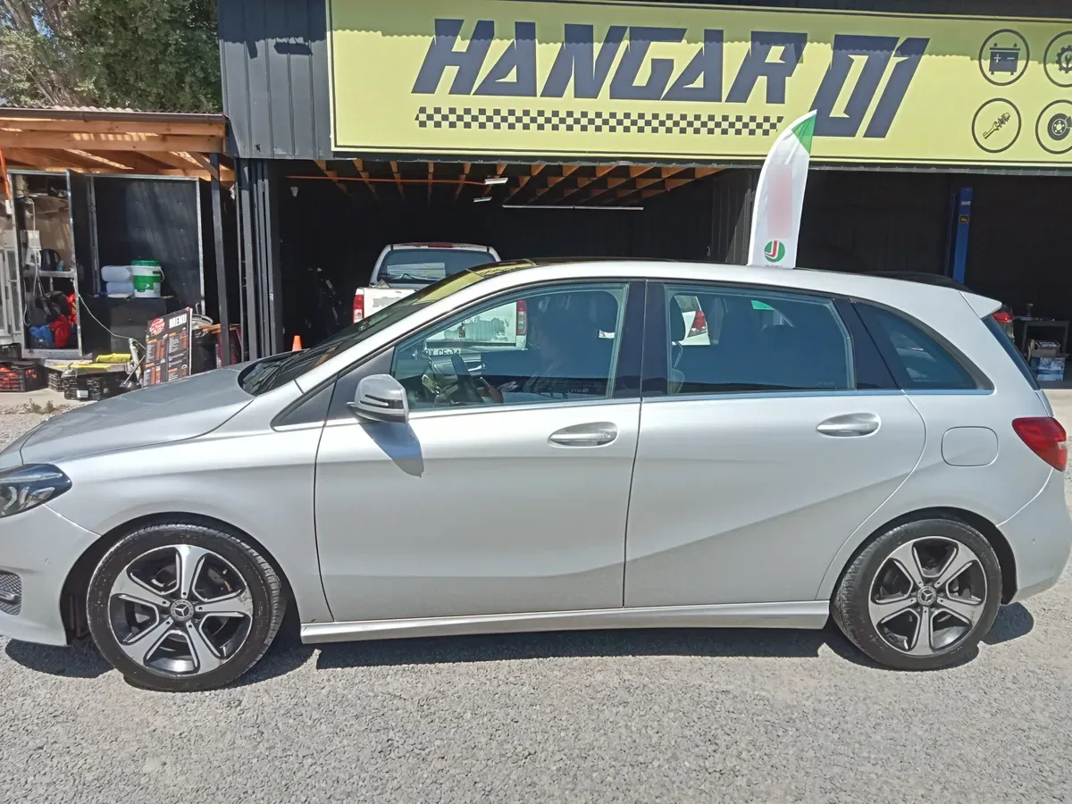MERCEDES BENZ B200 2.0 At año 2019
