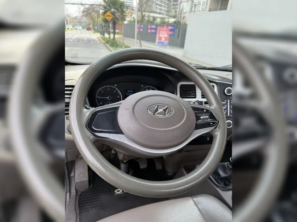 Hyundai Porter 2.5 Crdi Diesel Gls 4x2 Chassis Ac 6mt 2p año 2024