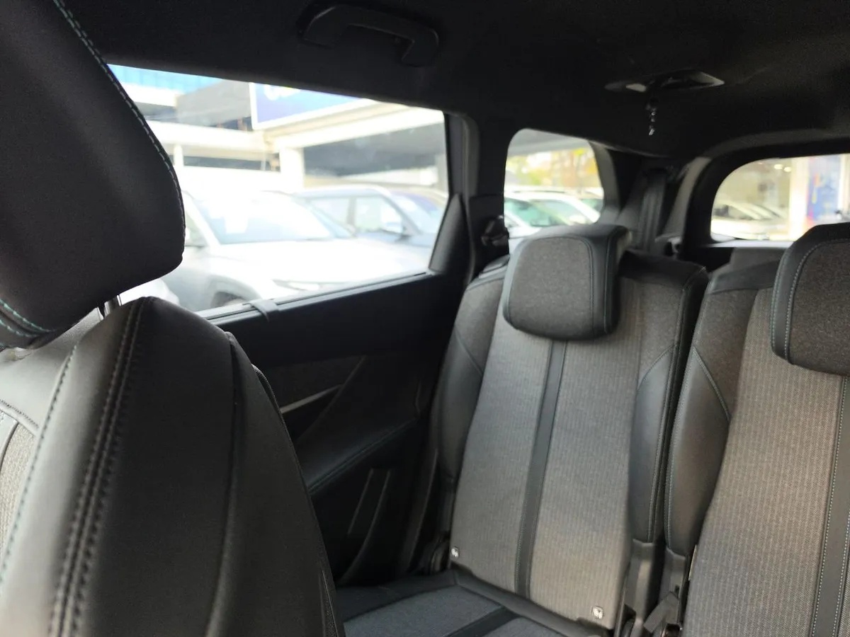 Peugeot 5008 1.5 Allure Pack Bluehdi 130 4x2 Eat8 5p año 2024