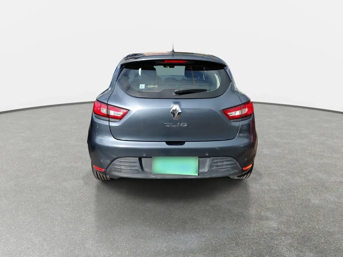 Renault Clio 0.9t Expression 4x2 Hb Mt 5p año 2020
