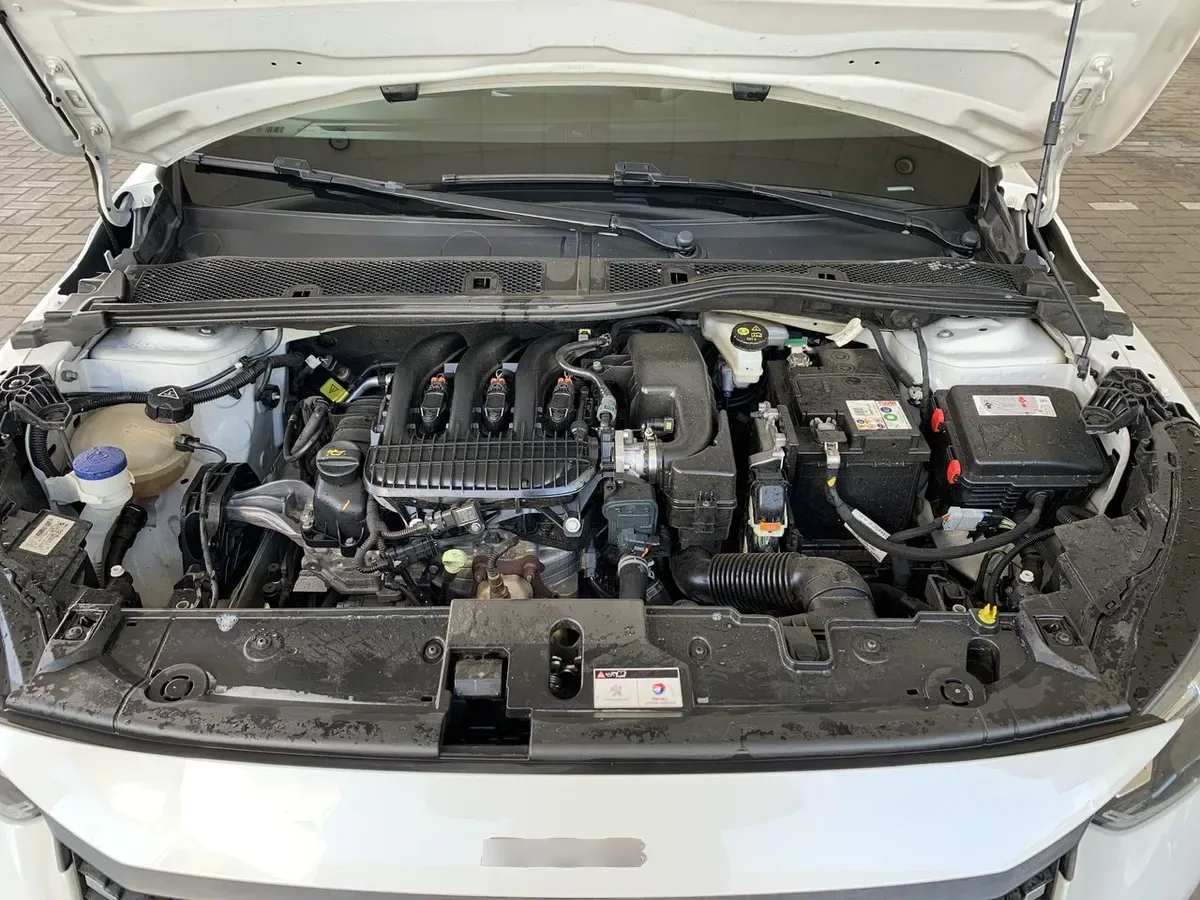 Peugeot 208 1.2 Active Pack Puretech 4x2 75 Mt 5p año 2021