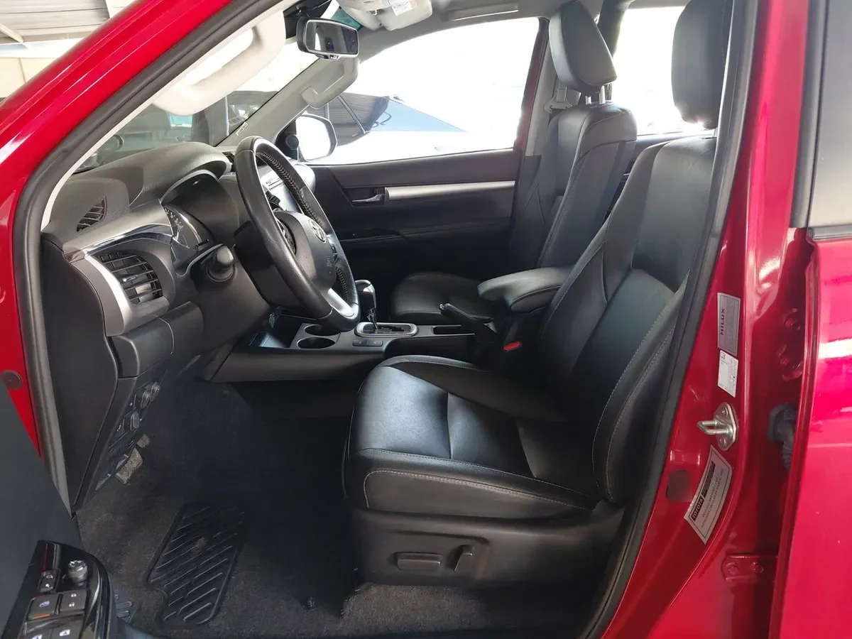Toyota Hilux 2.8 Srv Diesel 4x4 Dob. Cab. At 4p año 2024