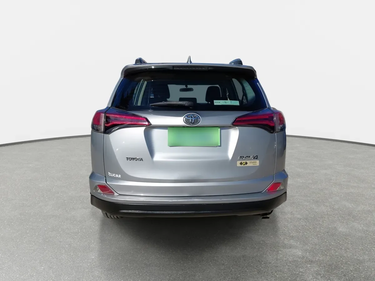 Toyota Rav 4 2.0 Adventure 4x2 Lujo Cvt At 5p año 2019
