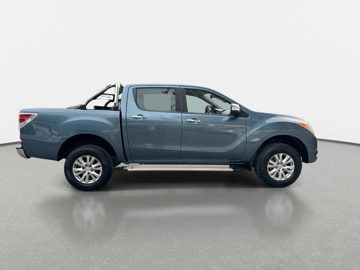 Mazda Bt-50 3.2 Sdx Diesel 4wd Euro5 High 6at 4p año 2015