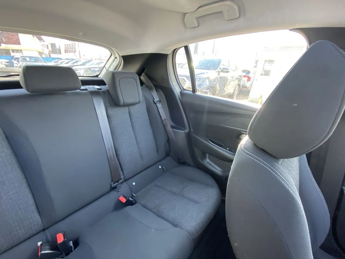 Peugeot 208 1.2 Style Puretech 75 4x2 Euro 6 Mt 5p año 2023