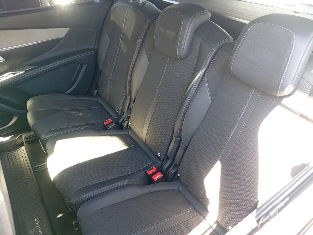 Peugeot 5008 1.6 Gt Puretech 180 4x2 Eat8 5p año 2023