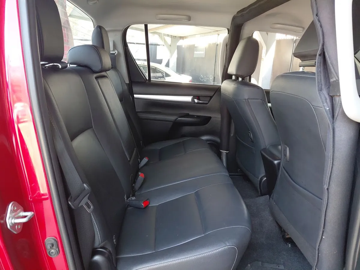 Toyota Hilux 2.8 Srv Diesel 4x4 Dob. Cab. At 4p año 2024