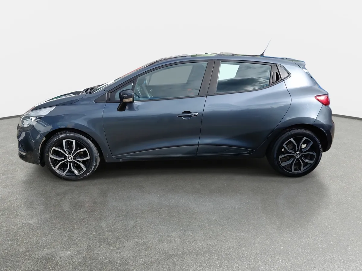 Renault Clio 0.9t Expression 4x2 Hb Mt 5p año 2020