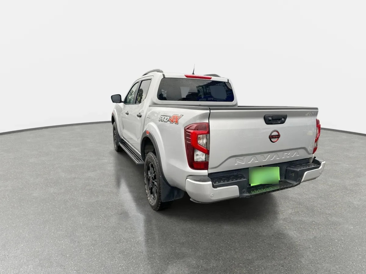 Nissan Navara 2.3d Pro4x Diesel 4x4 Dob.cab. At 4p año 2023