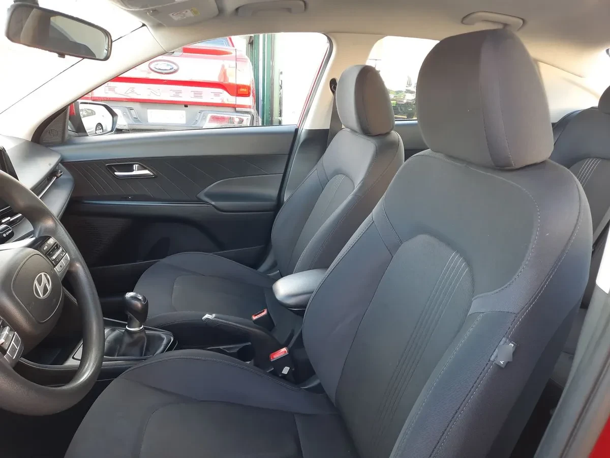 Hyundai Accent 1.5 Design 4x2 Mt 4p año 2024