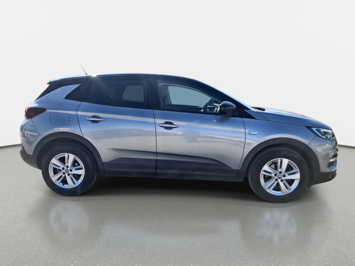 Opel Grandland 1.2t Gs Line 4x2 Mt 5p año 2022