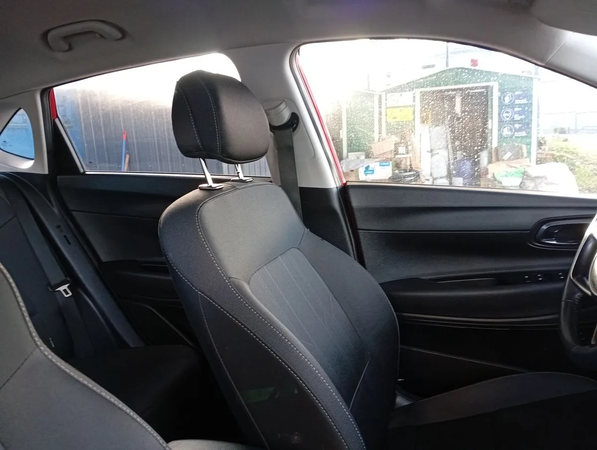 Hyundai I20 1.4 Value Bi3 4x2 Hb At 5p año 2023