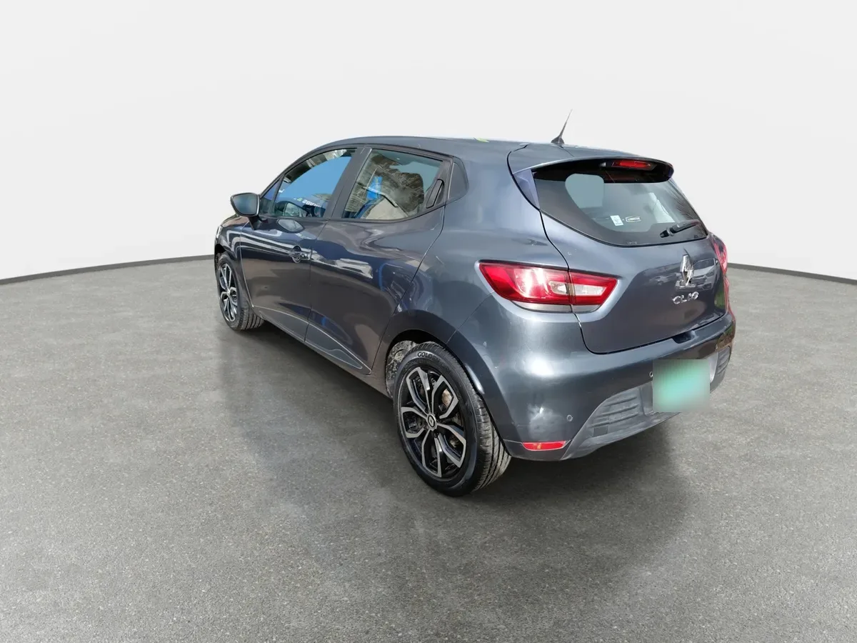 Renault Clio 0.9t Expression 4x2 Hb Mt 5p año 2020