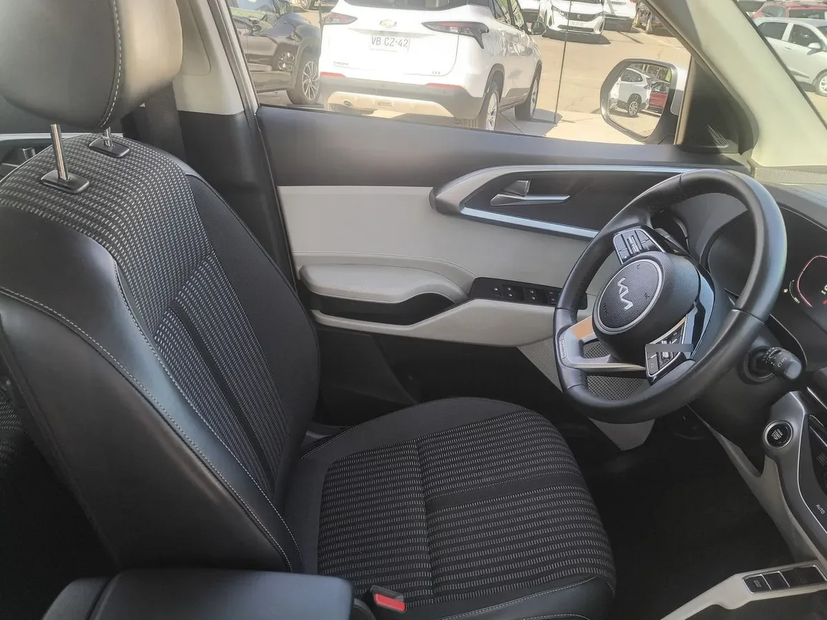 Kia Carens 1.4l Ex Turbo-Gdi Full 4x2 7dct At 5p año 2023