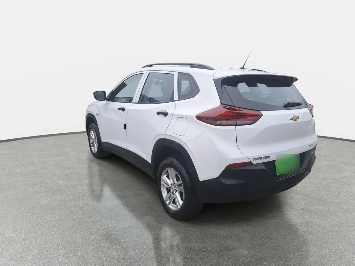 Chevrolet Tracker 1.2t Ls Fwd Mt 5p año 2023