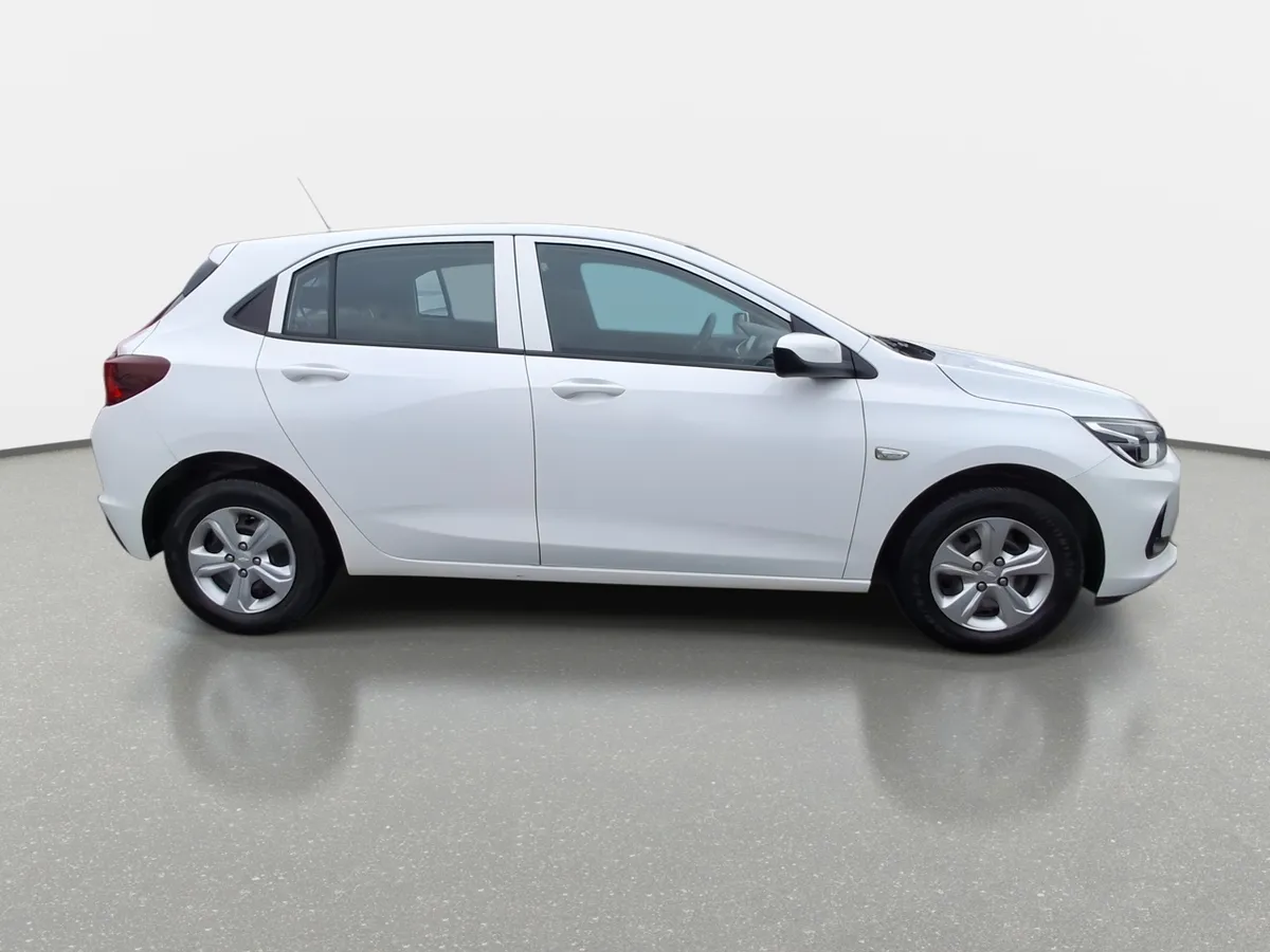 Chevrolet Onix 1.0t Lt P3 4x2 Hb Mt 5p año 2024