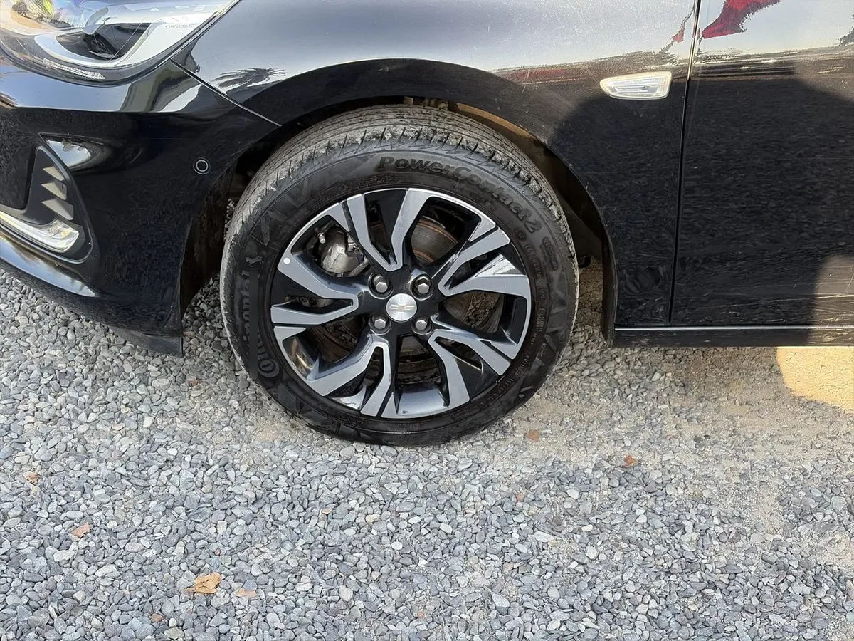 Chevrolet Onix 1.0t Premier R 4x2 Sdn At 4p año 2024