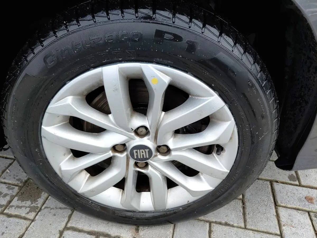 Fiat Cronos 1.8 Drive 4x2 At 4p año 2022