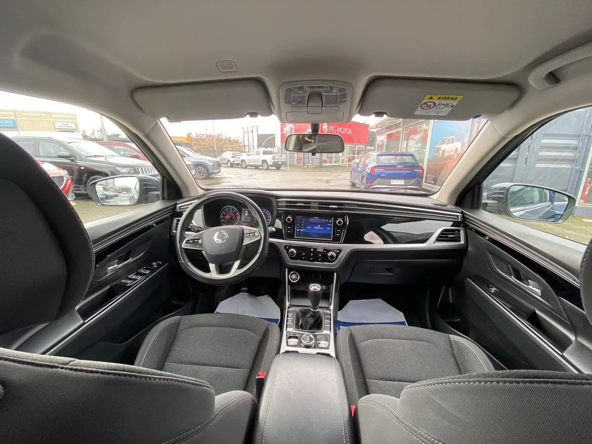 Ssangyong Korando 1.5t Glx Cg101 4x2 Mt 5p año 2022