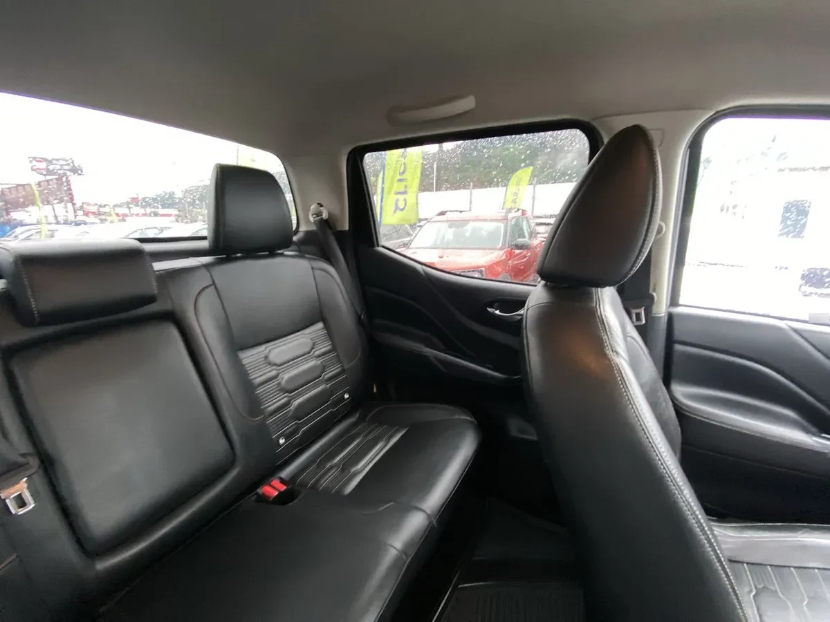 Nissan Navara 2.3d Pro4x Diesel 4x4 Dob.cab. At 4p año 2023