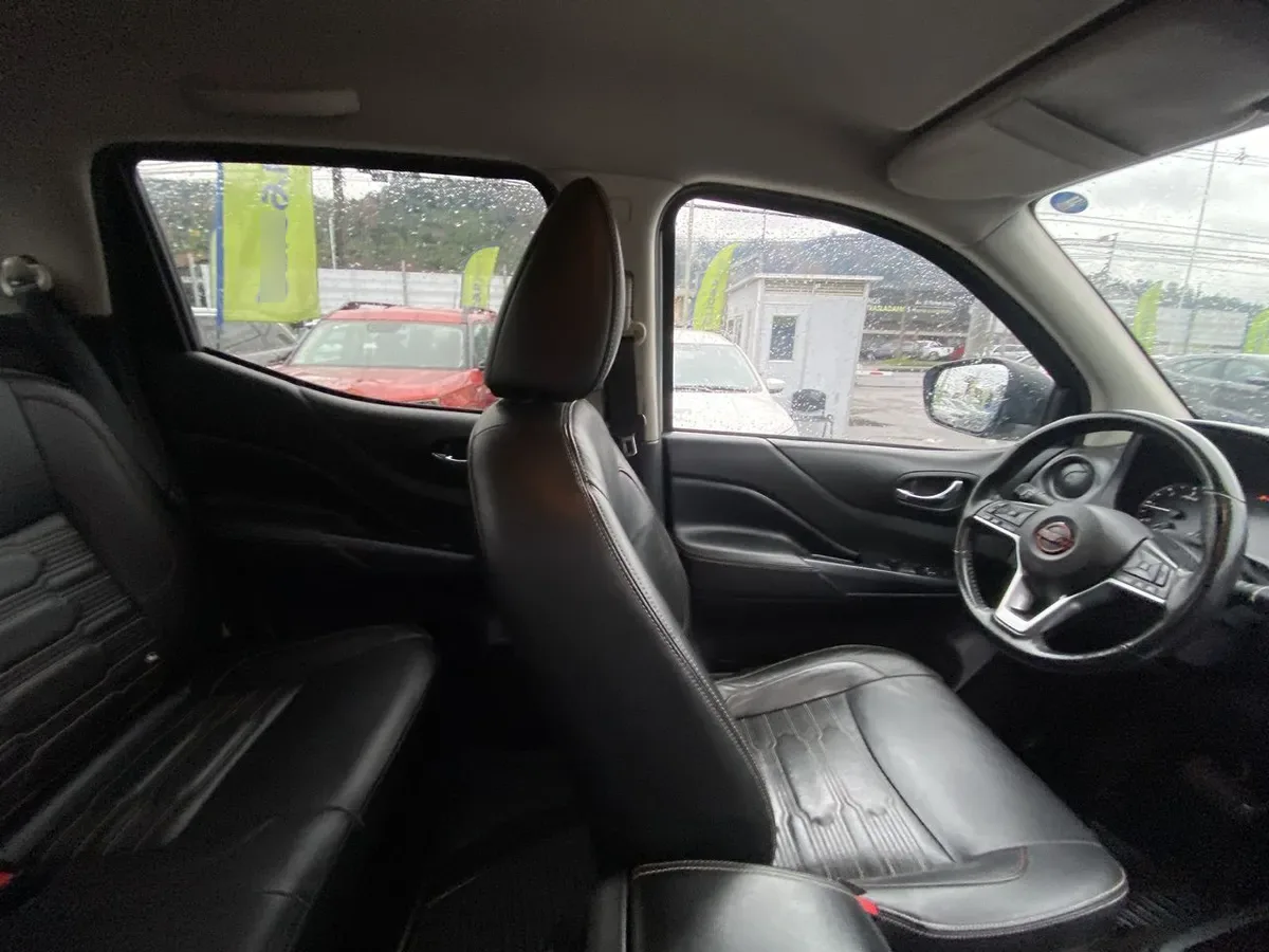 Nissan Navara 2.3d Pro4x Diesel 4x4 Dob.cab. At 4p año 2023
