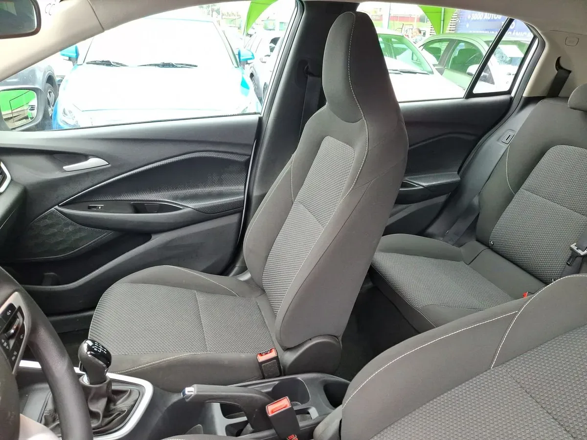 Chevrolet Onix 1.0t Lt P3 4x2 Hb Mt 5p año 2024
