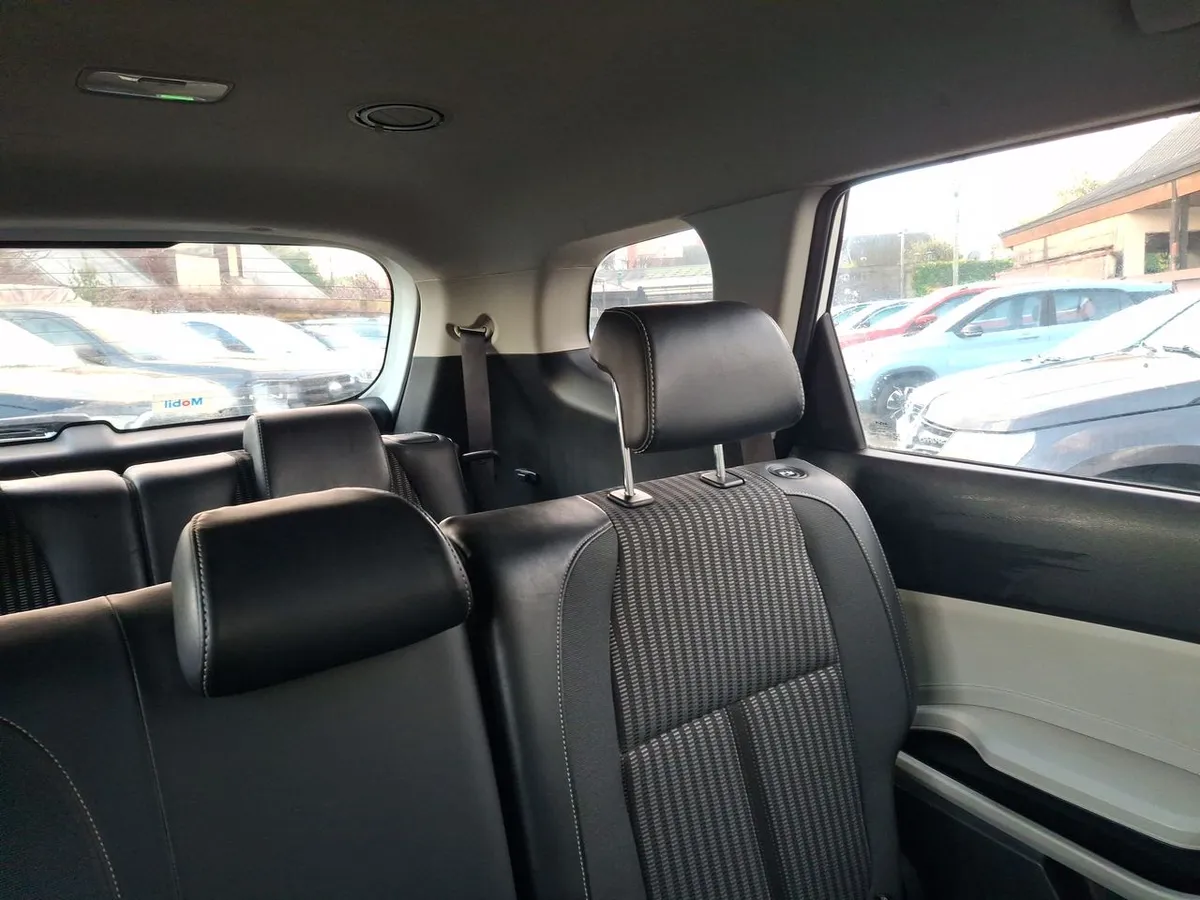 Kia Carens 1.4l Ex Turbo-Gdi 4x2 7dct At 5p año 2023