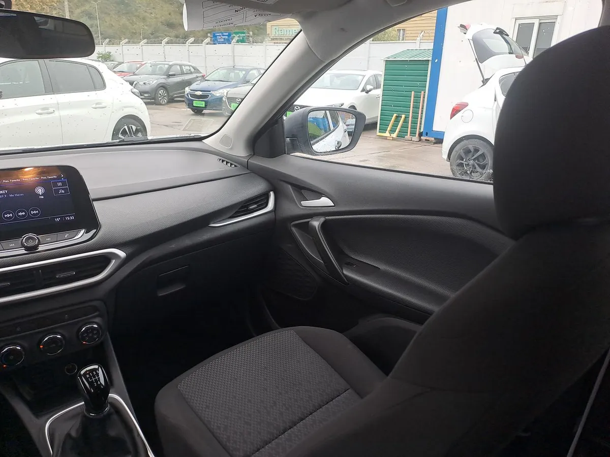 Chevrolet Tracker 1.2t Ls Fwd Mt 5p año 2023