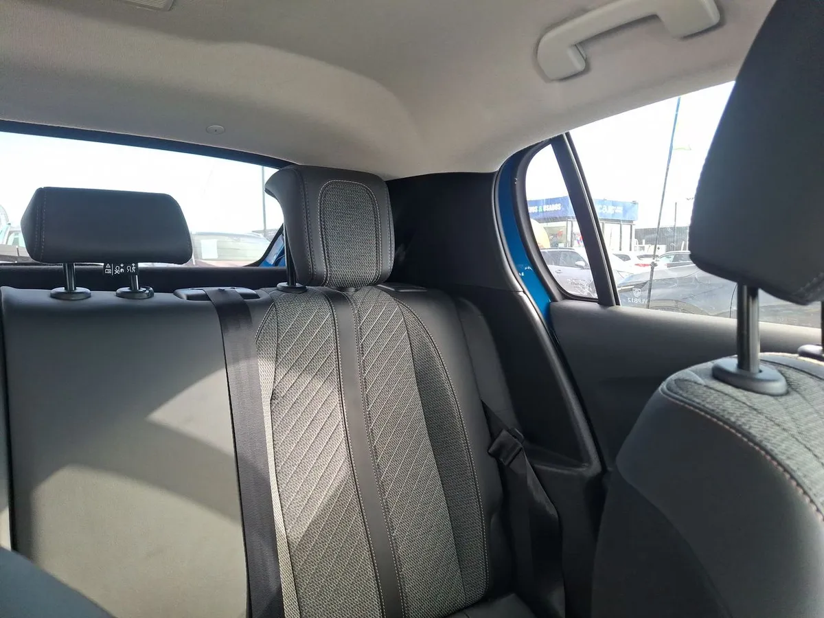 Peugeot 208 1.2 Mca Allure Mhev 136 4x2 Edct6 At 5p año 2026