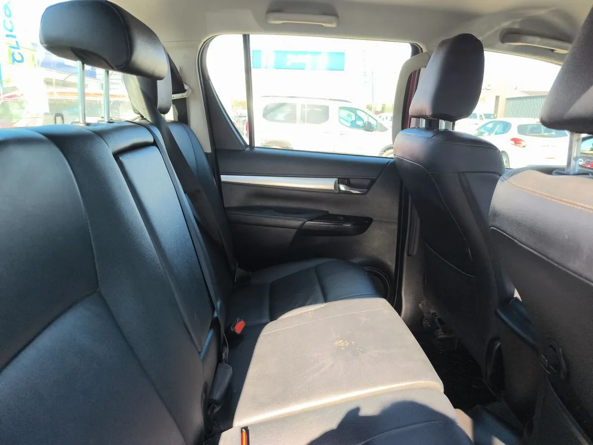 Toyota Hilux 2.8 Srv Diesel 4x4 Dob. Cab. At 4p año 2024