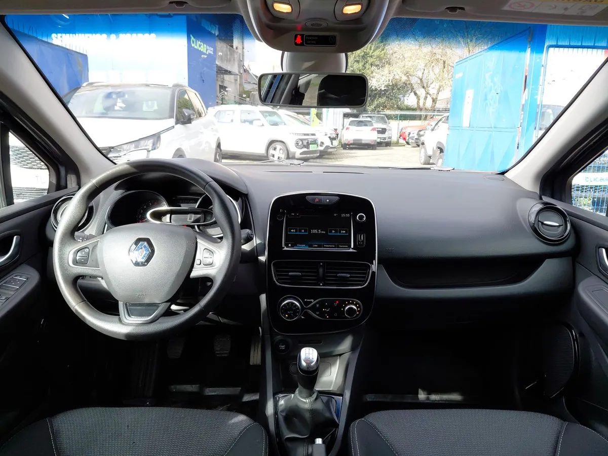 Renault Clio 0.9t Expression 4x2 Hb Mt 5p año 2020
