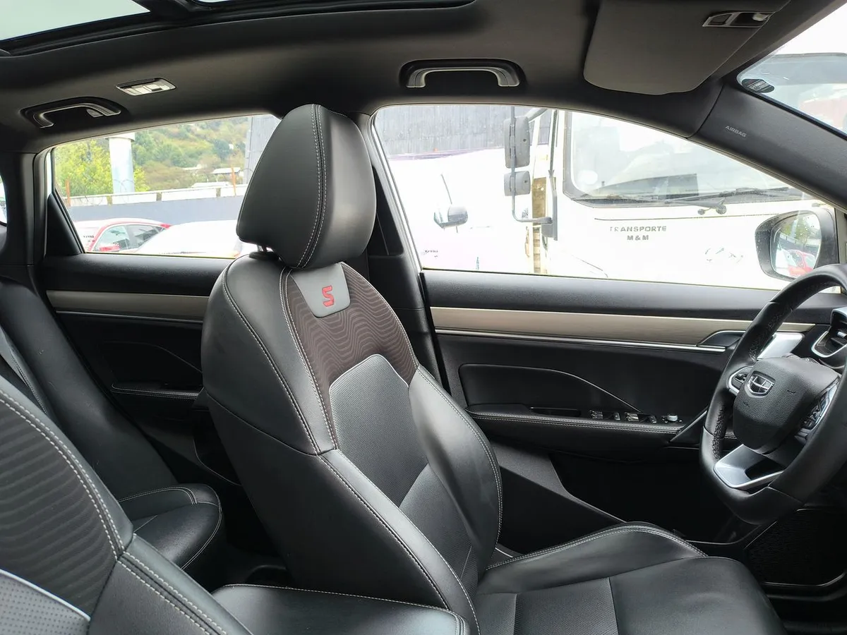 Geely Coolray 1.5 Gf Sport 4x2 At 5p año 2023