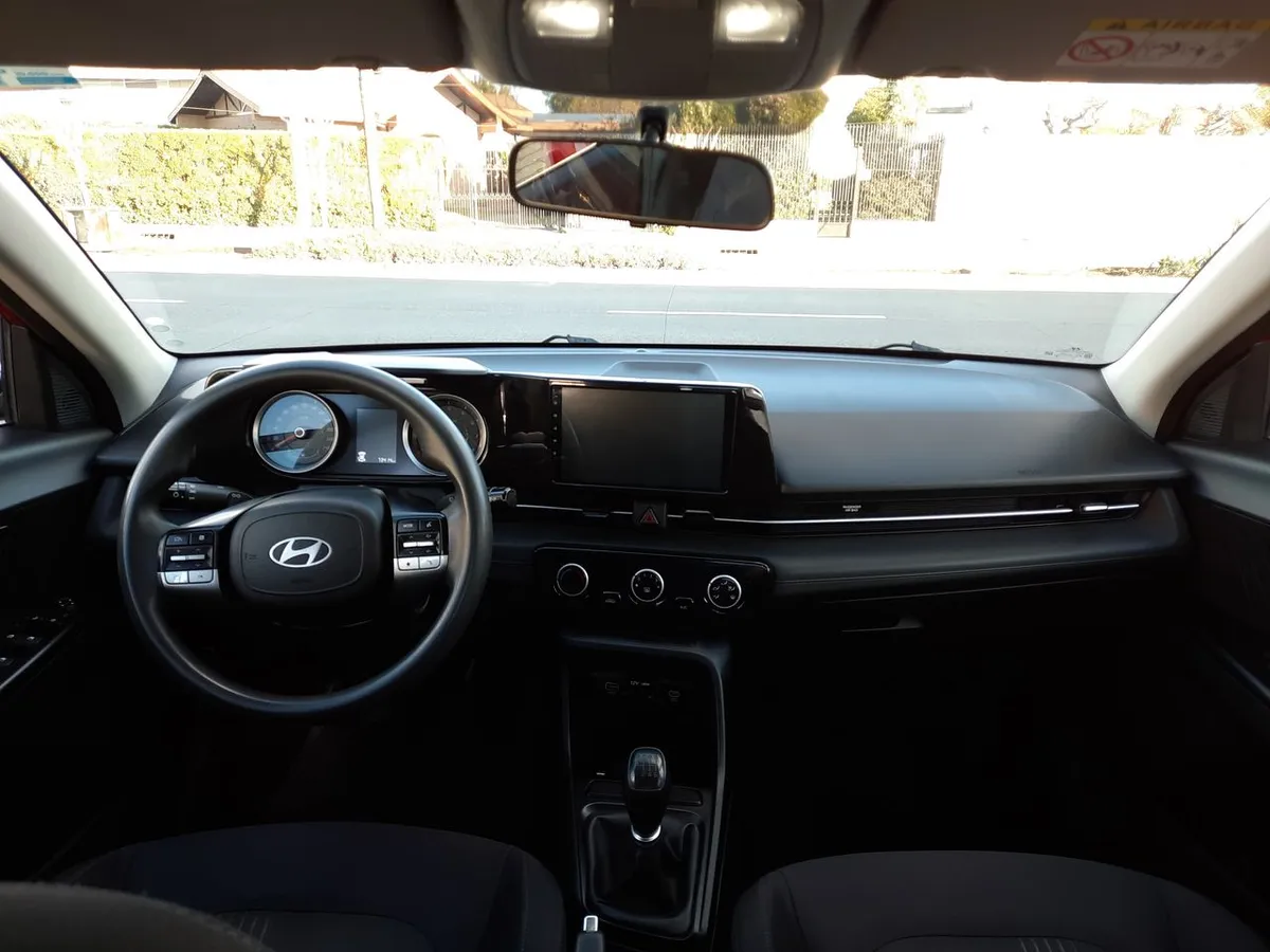 Hyundai Accent 1.5 Design 4x2 Mt 4p año 2024