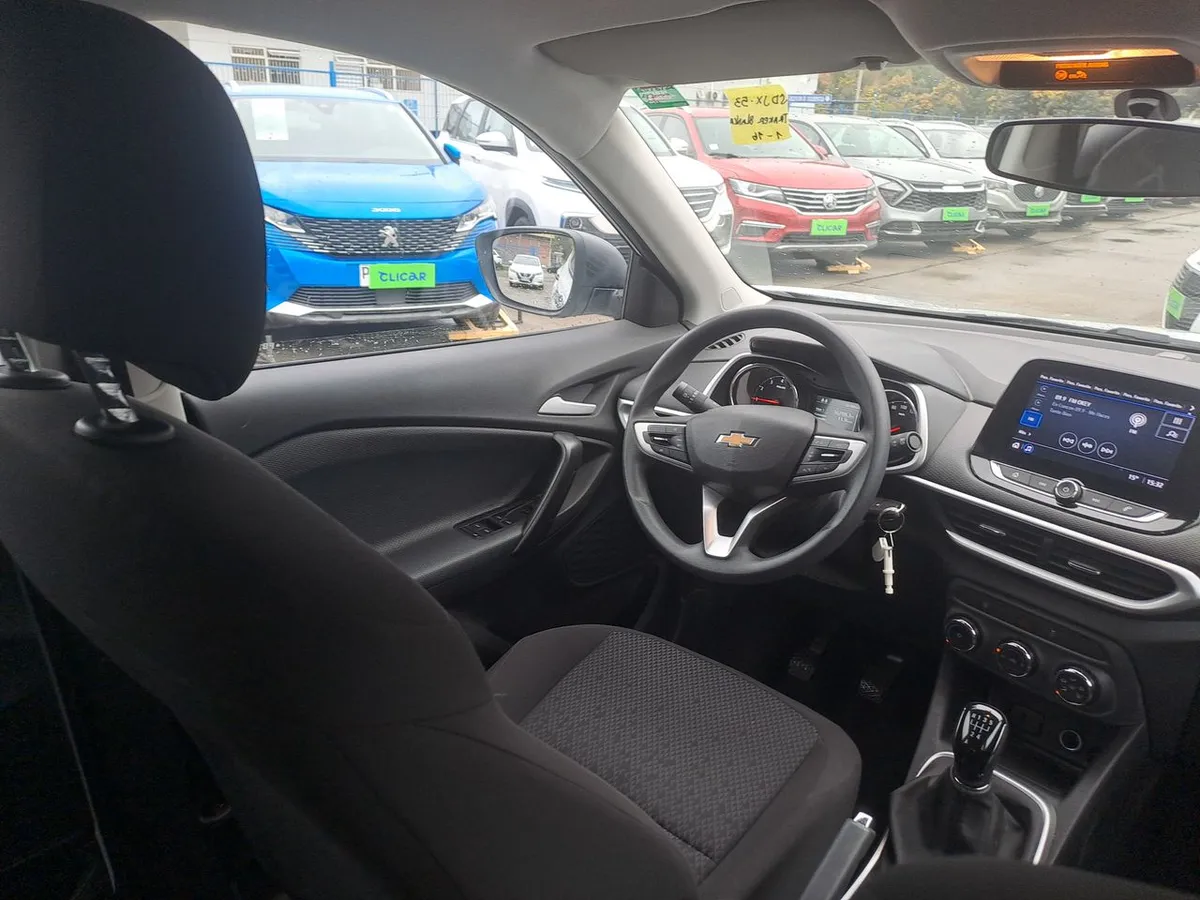 Chevrolet Tracker 1.2t Ls Fwd Mt 5p año 2023
