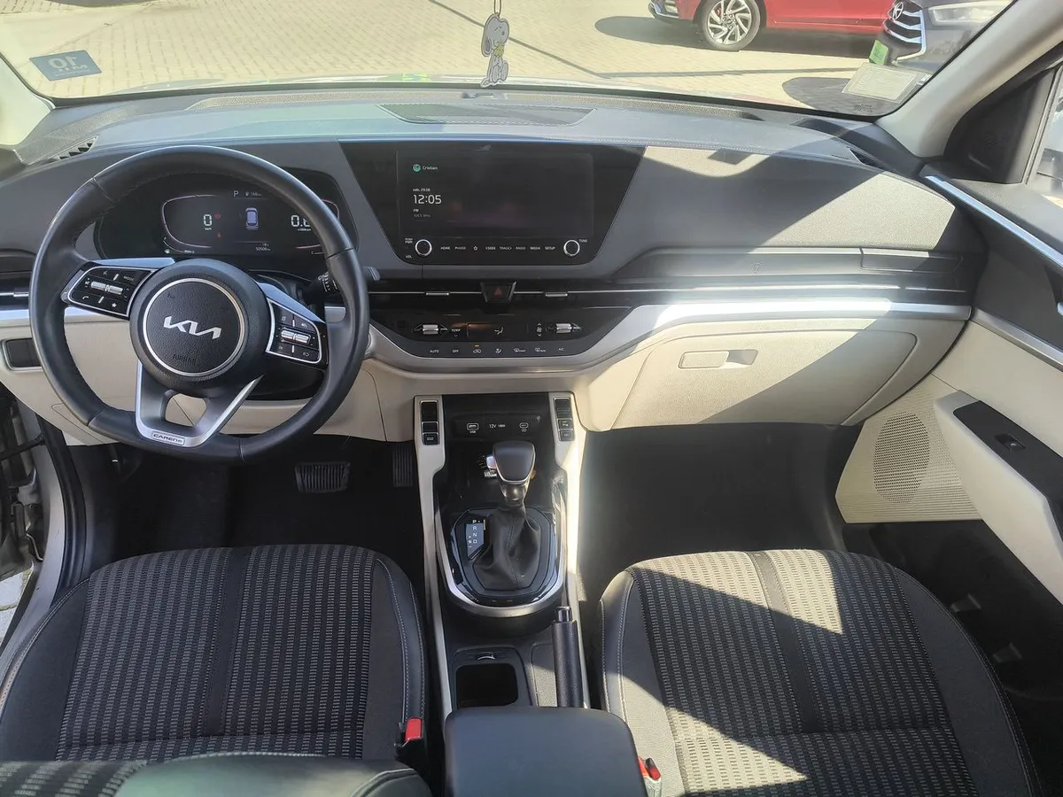 Kia Carens 1.4l Ex Turbo-Gdi Full 4x2 7dct At 5p año 2023