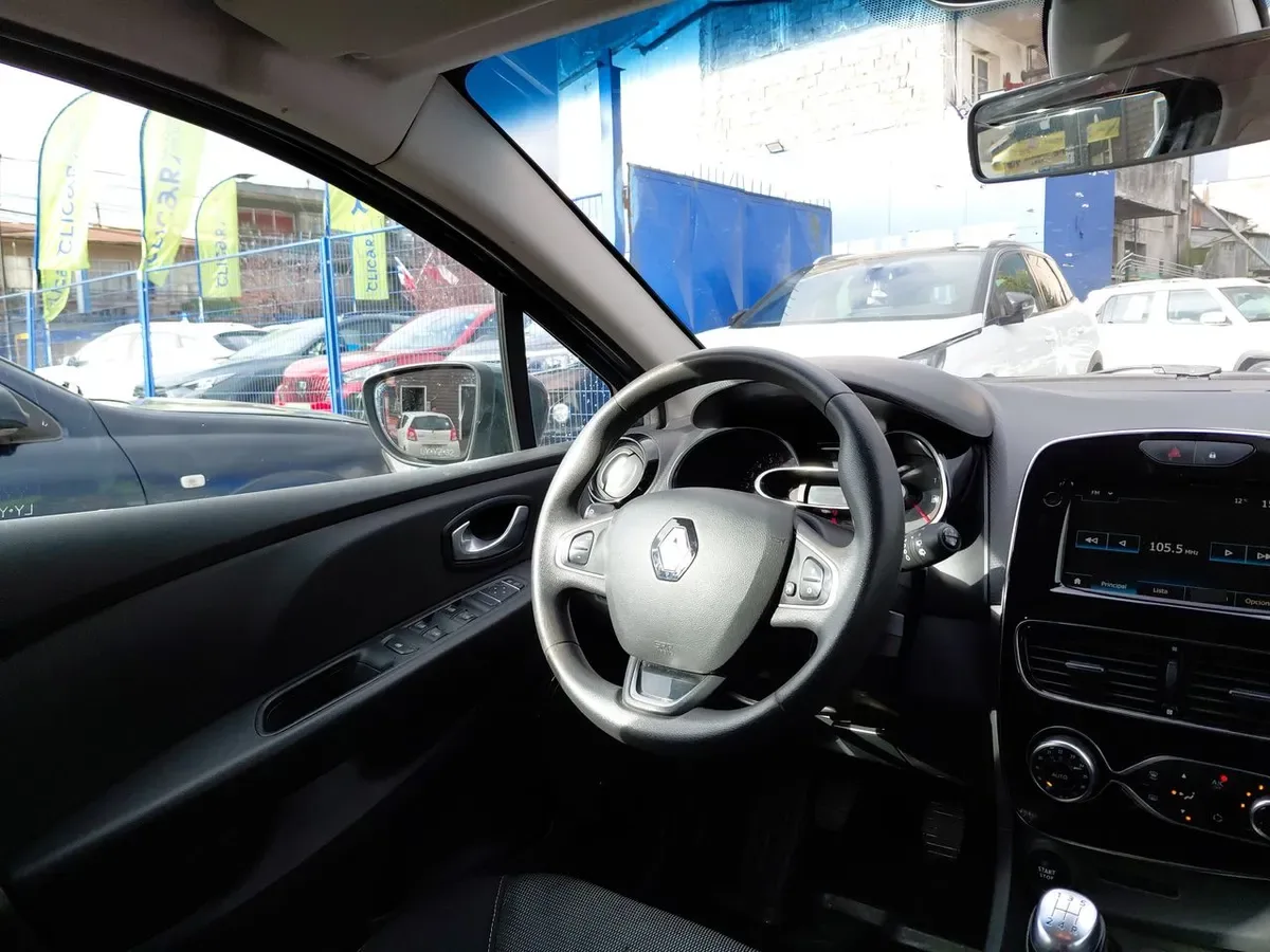 Renault Clio 0.9t Expression 4x2 Hb Mt 5p año 2020