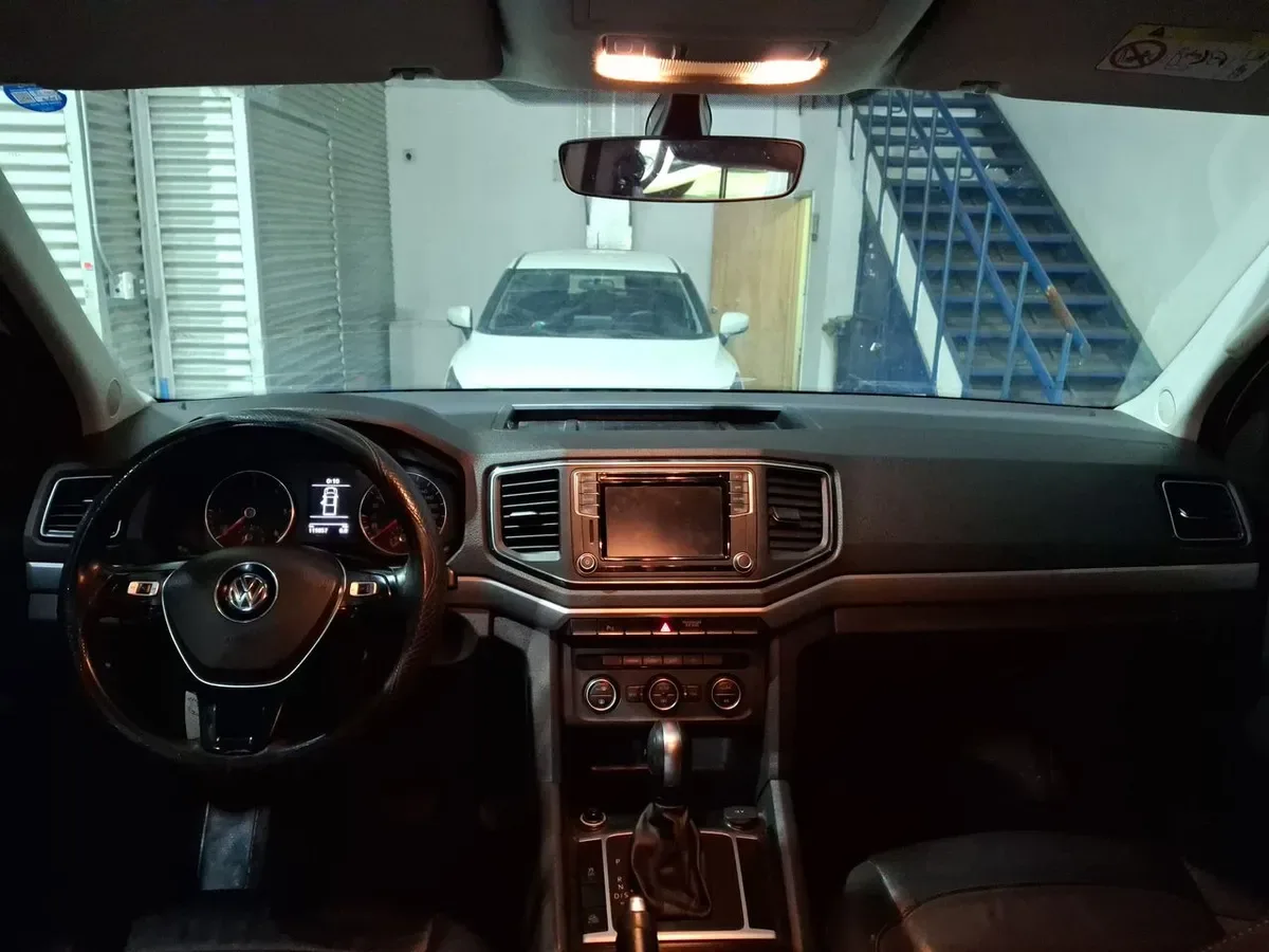 Volkswagen Amarok 2.0 Highline Diesel 4motion 4x4 Dob. Cab. At 4p año 2023