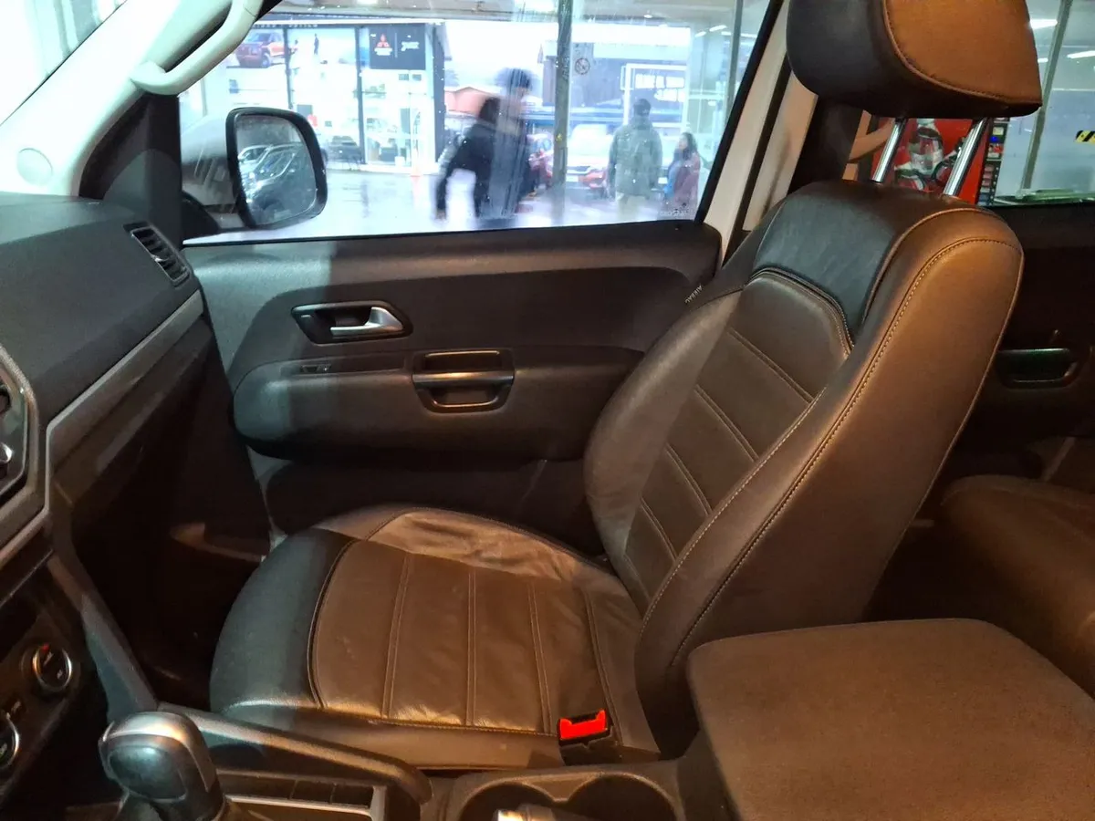 Volkswagen Amarok 2.0 Highline Diesel 4motion 4x4 Dob. Cab. At 4p año 2023