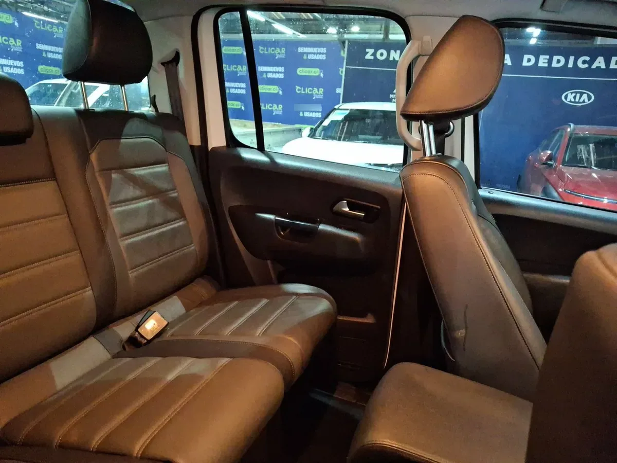 Volkswagen Amarok 2.0 Highline Diesel 4motion 4x4 Dob. Cab. At 4p año 2023
