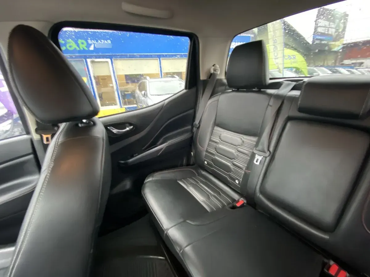 Nissan Navara 2.3d Pro4x Diesel 4x4 Dob.cab. At 4p año 2023