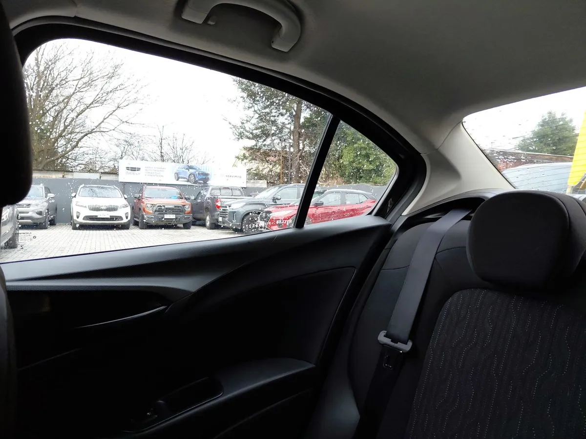 Fiat Cronos 1.8 Drive 4x2 At 4p año 2022