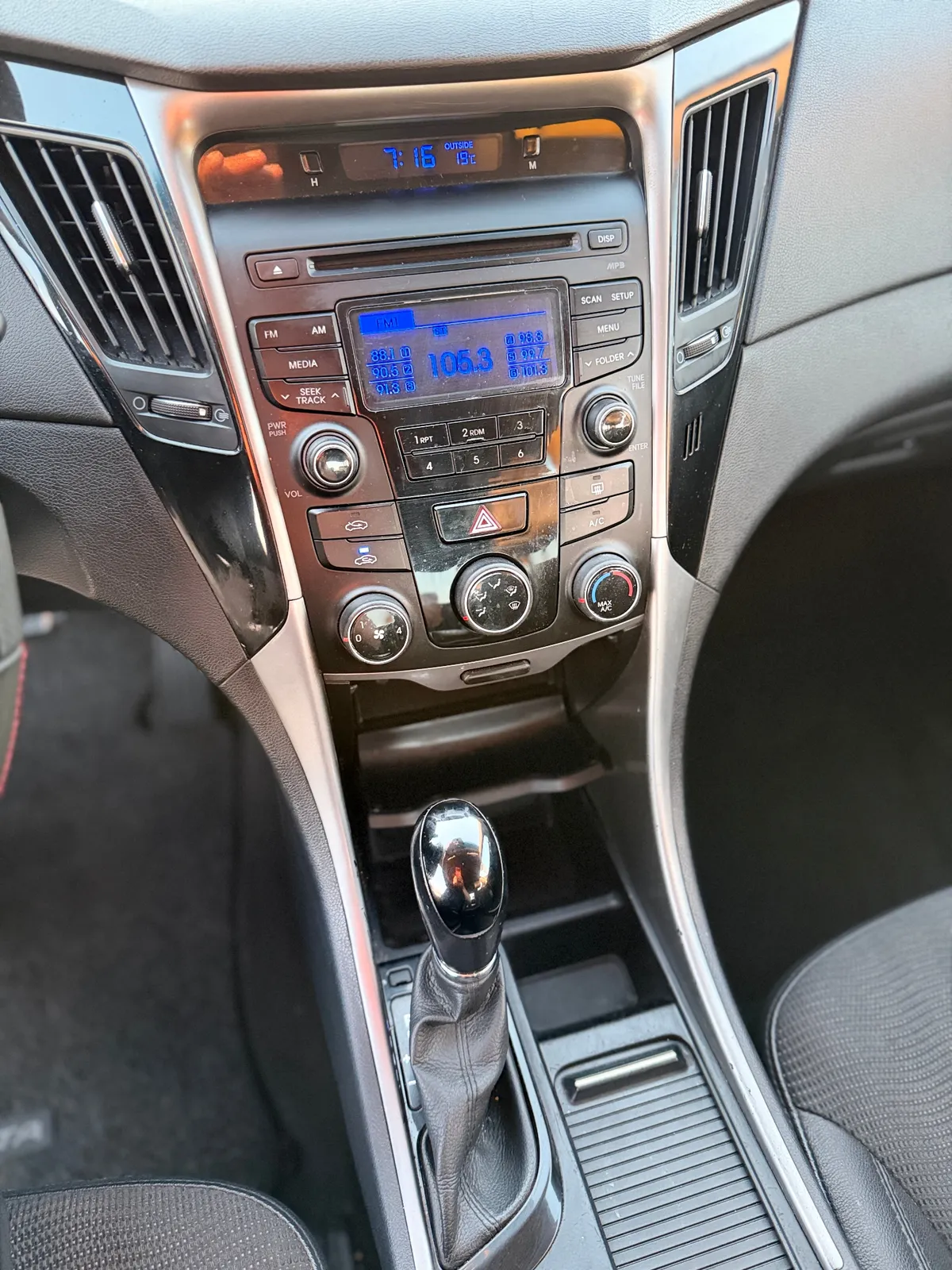 HYUNDAI SONATA 2.0 Yf Gls Sun At año 2014