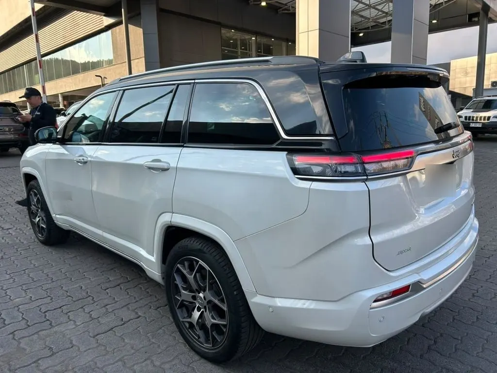 Jeep Commander Overland 1.3 Aut año 2023