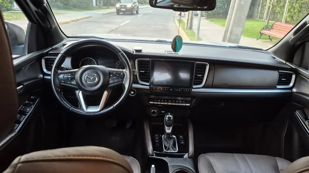 MAZDA BT-50 2.2 Dc Sdx High Mt 4x4 Diesel año 2023