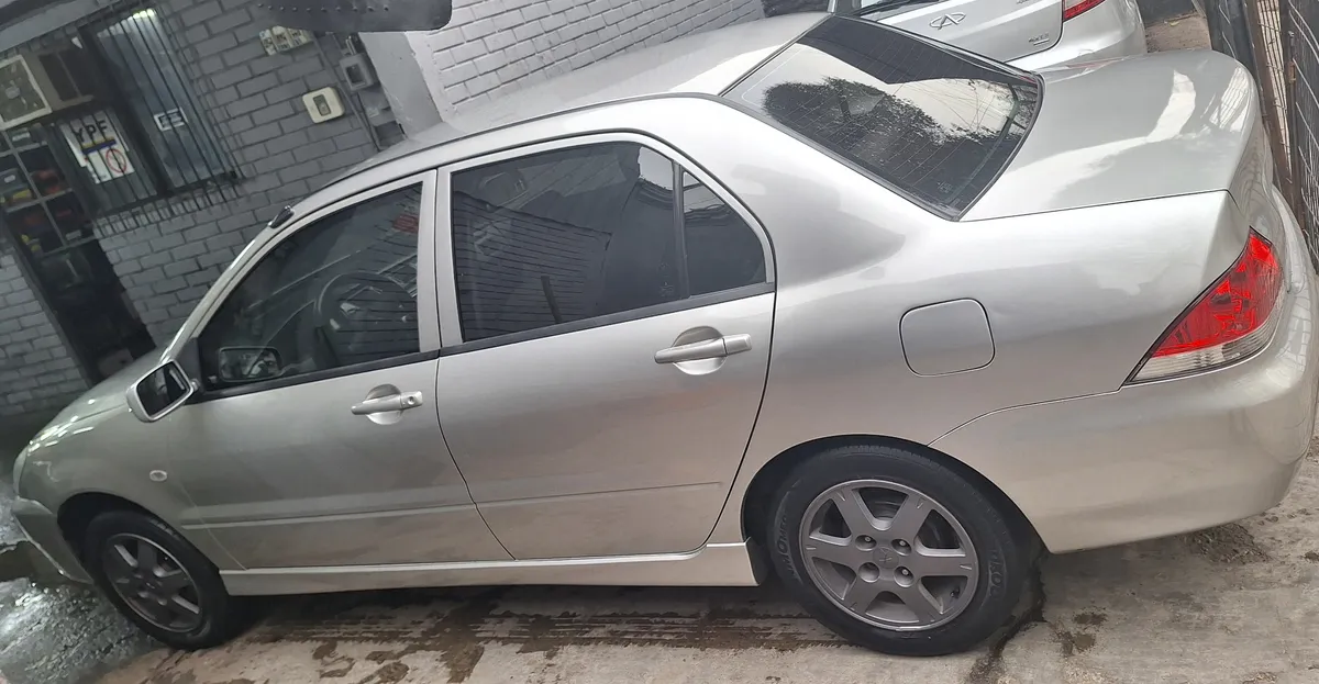 MITSUBISHI LANCER 1.6 Mt año 2008
