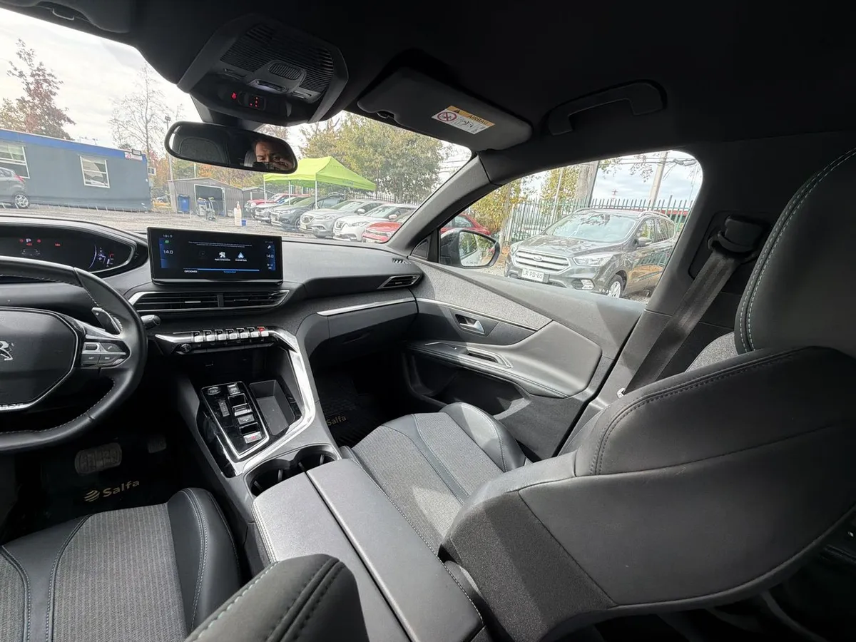 Peugeot 3008 1.5 Allure Pack Bluehdi 130 4x2 Eat8 5p año 2024
