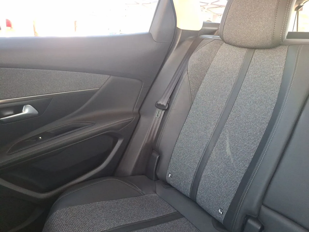 Peugeot 3008 1.6 Allure Thp 4x2 165 Eat6 5p año 2021
