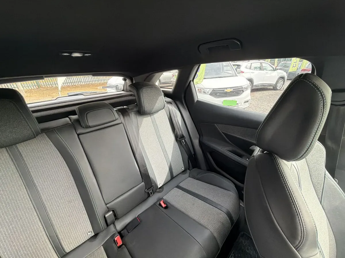 Peugeot 3008 1.5 Allure Pack Bluehdi 130 4x2 Eat8 5p año 2024